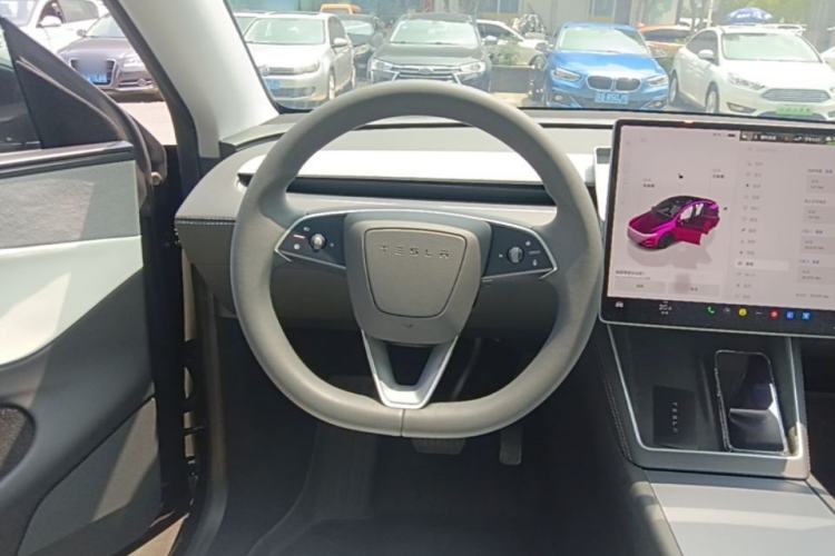 Used Tesla Model Y 2025 Rear-Wheel-Drive Version Steering Wheel