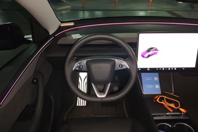 Used Tesla Model Y 2025 Long-Range All-Wheel-Drive Version Steering Wheel