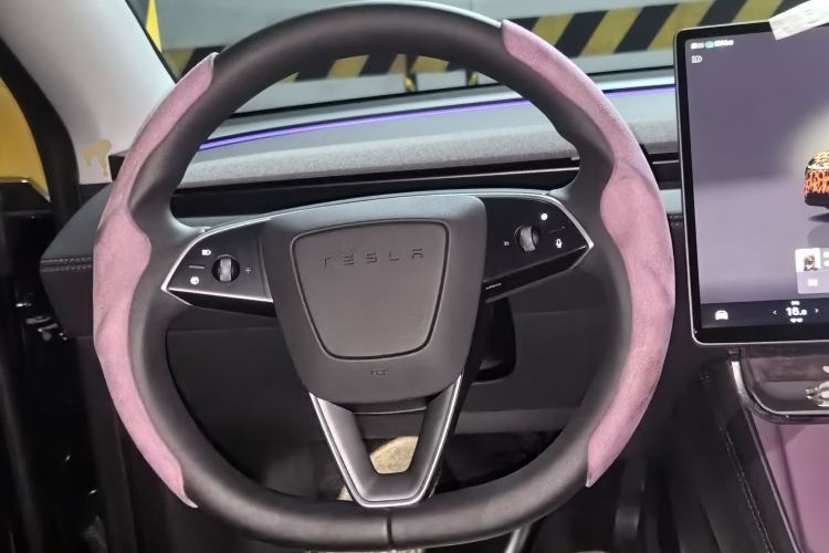 Used Tesla Model Y 2025 Rear-Wheel-Drive Version Steering Wheel