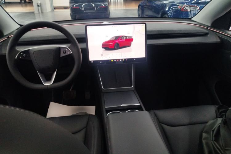 Used Tesla Model Y 2025 Long-Range All-Wheel-Drive Version Center Console
