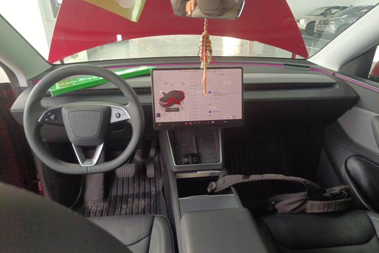 Used Tesla Model Y 2025 Rear-Wheel-Drive Version Center Console