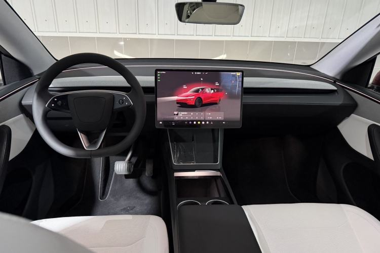 Used Tesla Model Y 2025 Rear-Wheel-Drive Version Center Console
