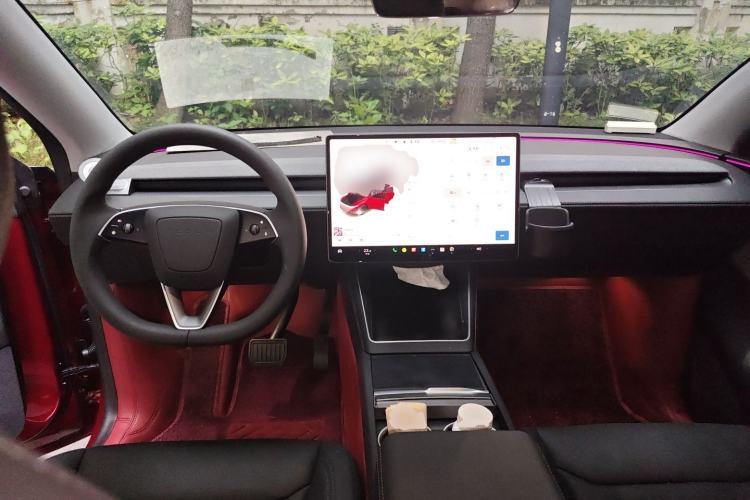Used Tesla Model Y 2025 Rear-Wheel-Drive Version Center Console