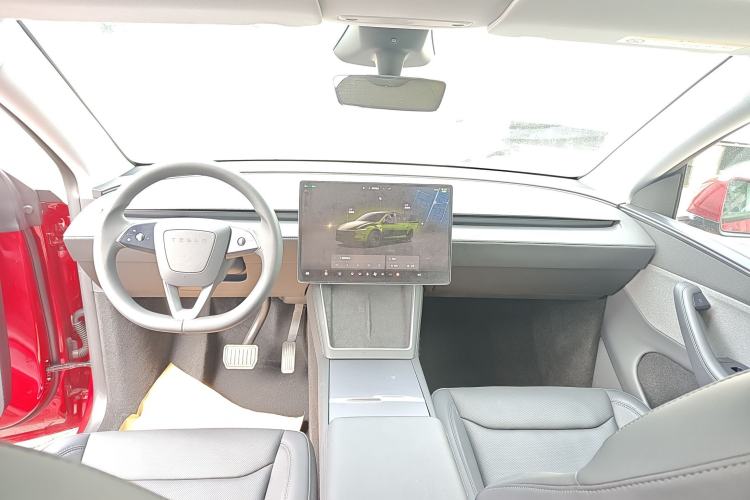 Used Tesla Model Y 2025 Rear-Wheel-Drive Version Center Console