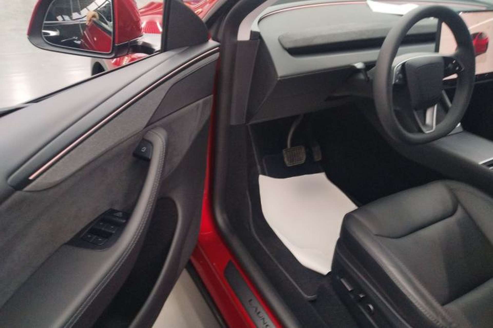Used Tesla Model Y 2025 Long-Range All-Wheel-Drive Version Driver Seat