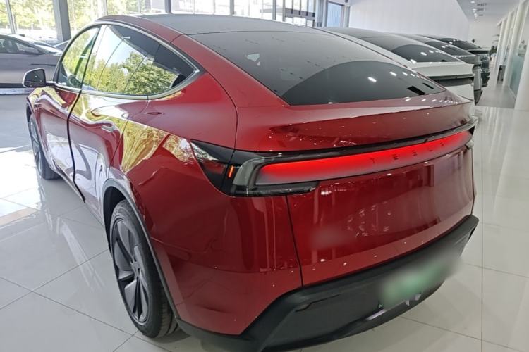 Used Tesla Model Y 2025 Rear-Wheel-Drive Version Exterior 2