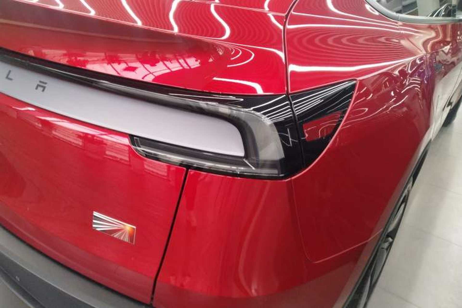Used Tesla Model Y 2025 Long-Range All-Wheel-Drive Version Exterior 3