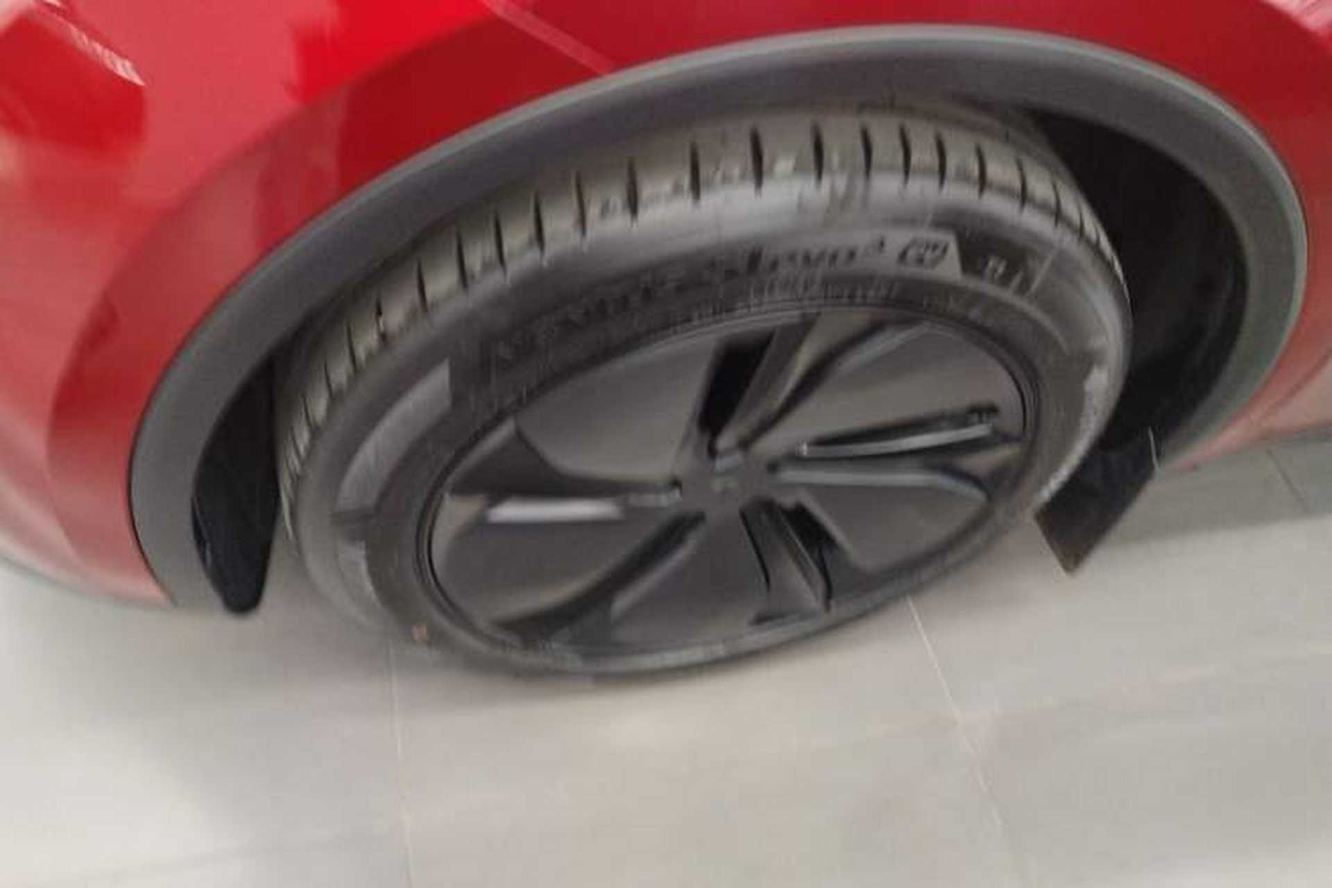 Used Tesla Model Y 2025 Long-Range All-Wheel-Drive Version Exterior 4