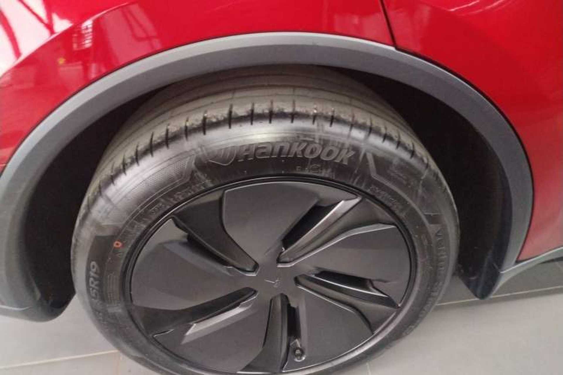 Used Tesla Model Y 2025 Long-Range All-Wheel-Drive Version Exterior 5