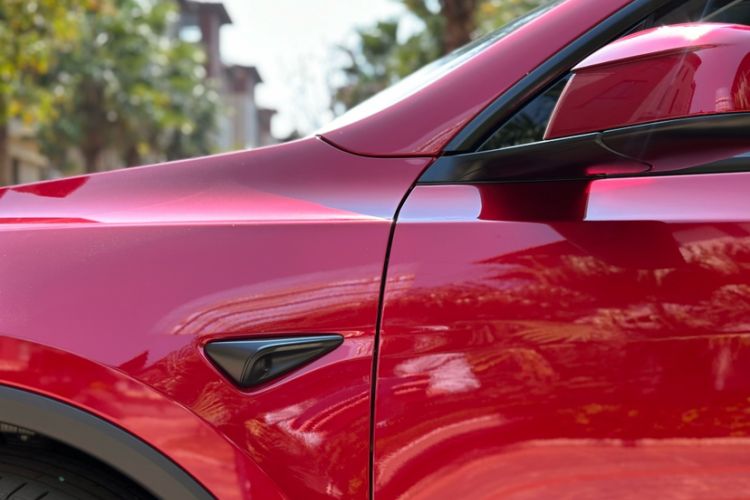 Used Tesla Model Y 2025 Long-Range All-Wheel-Drive Version Exterior 9