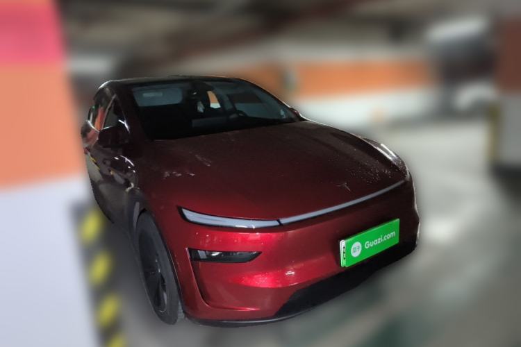 Used Tesla Model Y 2025 Long-Range All-Wheel-Drive Version Front Right 45 Deg