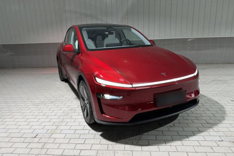 Used Tesla Model Y 2025 Rear-Wheel-Drive Version Front Right 45 Deg
