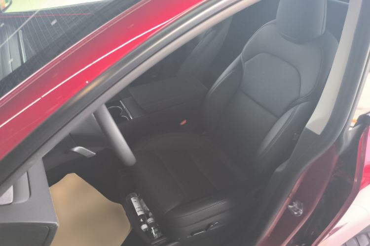 Used Tesla Model Y 2025 Rear-Wheel-Drive Version Left Front Seat