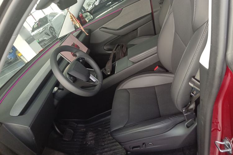 Used Tesla Model Y 2025 Rear-Wheel-Drive Version Left Front Seat