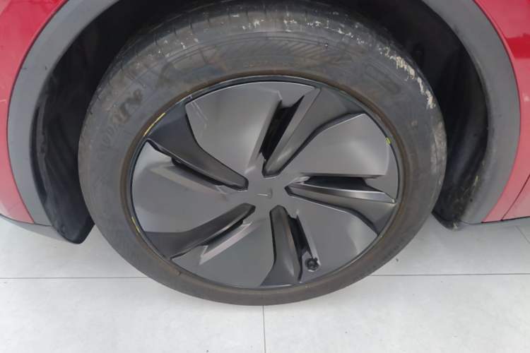 Used Tesla Model Y 2025 Rear-Wheel-Drive Version Left Front Wheel Hub
