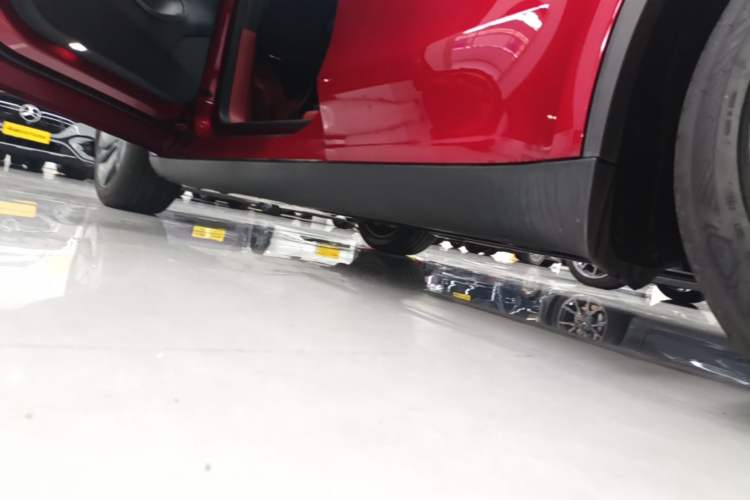 Used Tesla Model Y 2025 Rear-Wheel-Drive Version Left Side Sill