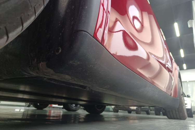Used Tesla Model Y 2025 Rear-Wheel-Drive Version Left Side Sill