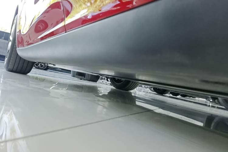 Used Tesla Model Y 2025 Rear-Wheel-Drive Version Left Side Sill