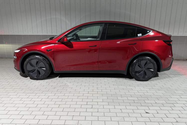 Used Tesla Model Y 2025 Rear-Wheel-Drive Version Left Side