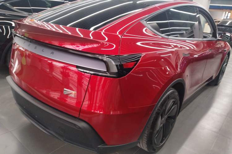 Used Tesla Model Y 2025 Long-Range All-Wheel-Drive Version Rear Right 45 Deg
