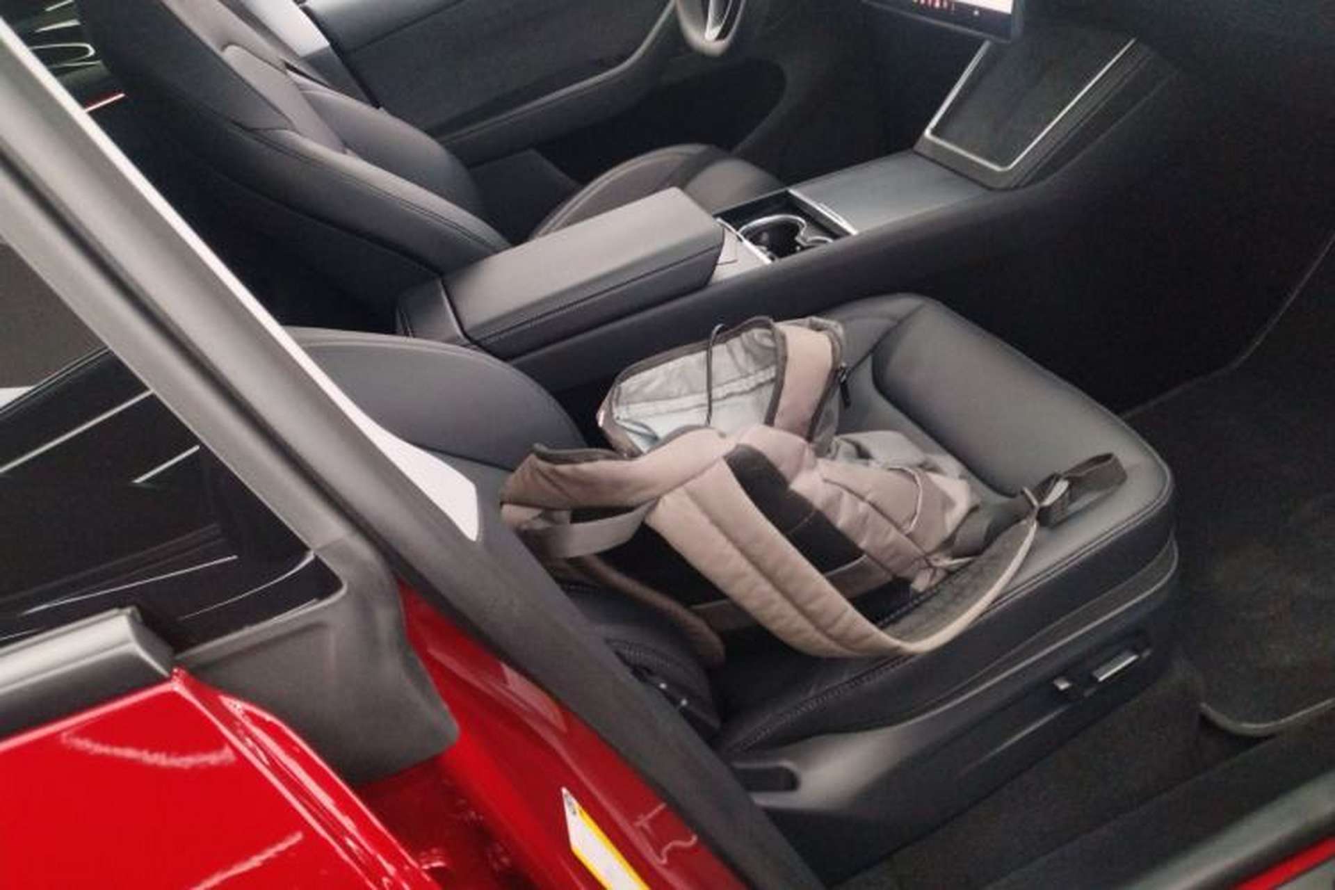 Used Tesla Model Y 2025 Long-Range All-Wheel-Drive Version Right Front Seat