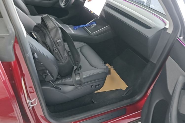Used Tesla Model Y 2025 Rear-Wheel-Drive Version Right Front Seat