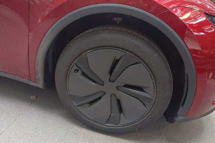 Used Tesla Model Y 2025 Rear-Wheel-Drive Version Right Front Wheel Hub