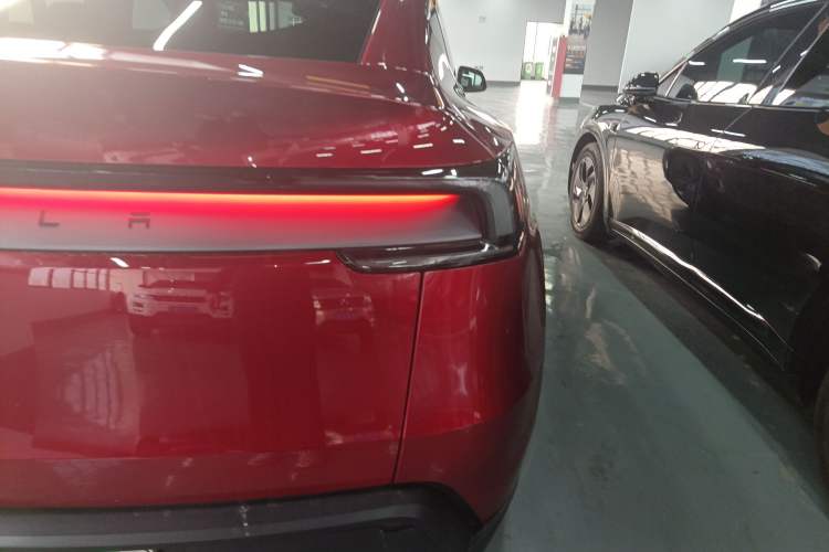 Used Tesla Model Y 2025 Rear-Wheel-Drive Version Right Rear Taillight