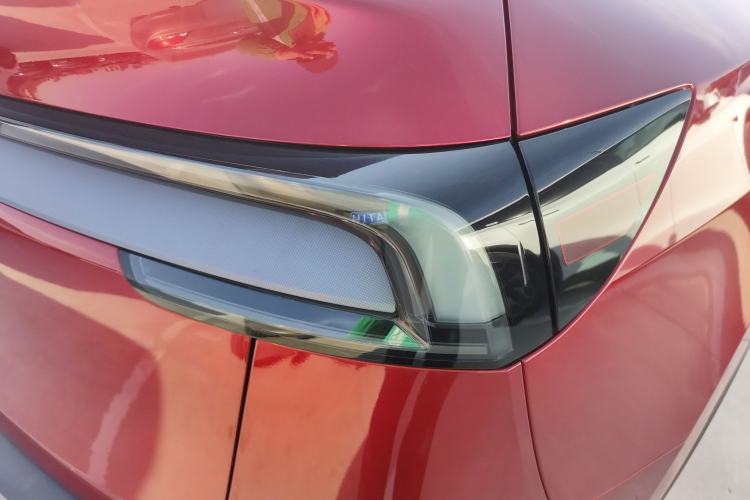 Used Tesla Model Y 2025 Rear-Wheel-Drive Version Right Rear Taillight