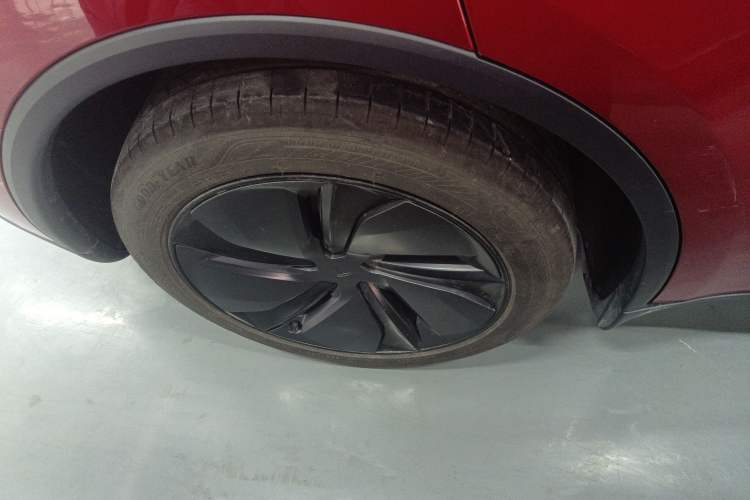 Used Tesla Model Y 2025 Rear-Wheel-Drive Version Right Rear Wheel Hub
