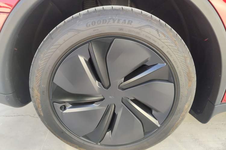 Used Tesla Model Y 2025 Rear-Wheel-Drive Version Right Rear Wheel Hub