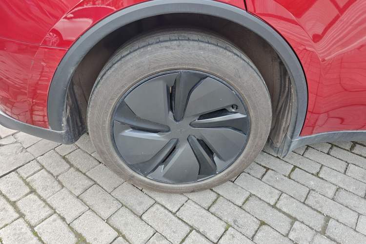 Used Tesla Model Y 2025 Rear-Wheel-Drive Version Right Rear Wheel Hub