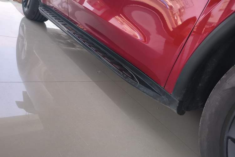 Used Tesla Model Y 2025 Rear-Wheel-Drive Version Right Side Sill