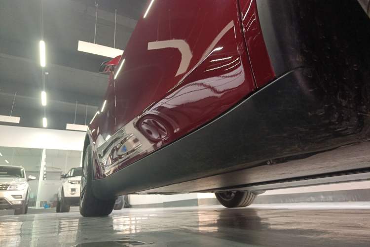 Used Tesla Model Y 2025 Rear-Wheel-Drive Version Right Side Sill