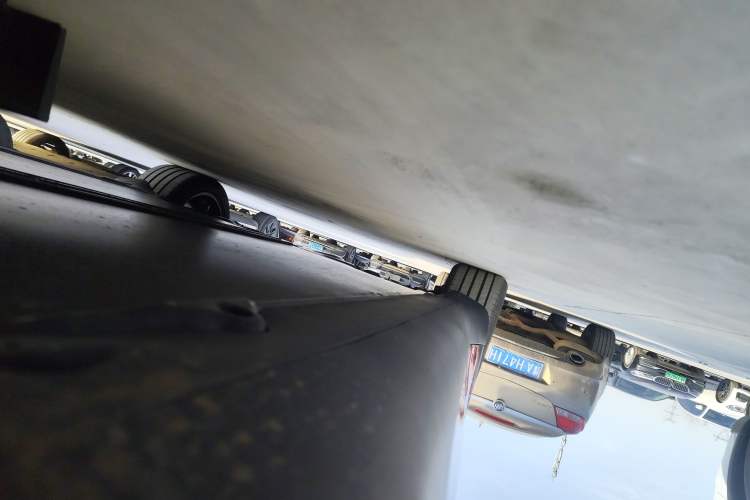 Used Tesla Model Y 2025 Rear-Wheel-Drive Version Right Side Sill