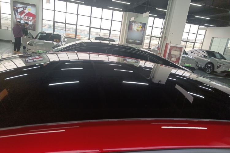 Used Tesla Model Y 2025 Rear-Wheel-Drive Version Roof