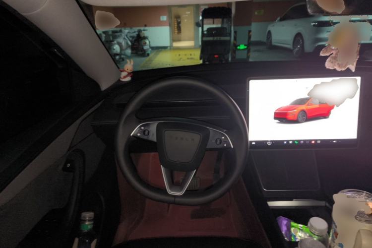 Used Tesla Model Y 2025 Long-Range All-Wheel-Drive Version Steering Wheel