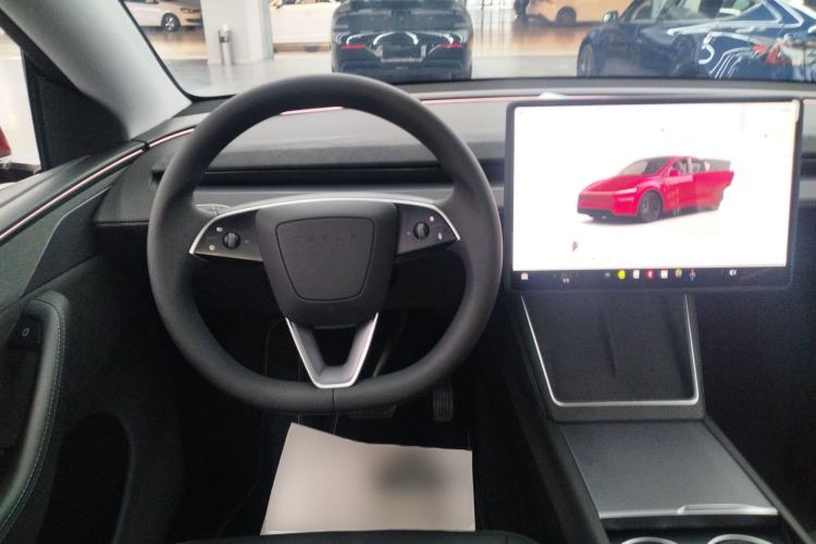 Used Tesla Model Y 2025 Long-Range All-Wheel-Drive Version Steering Wheel