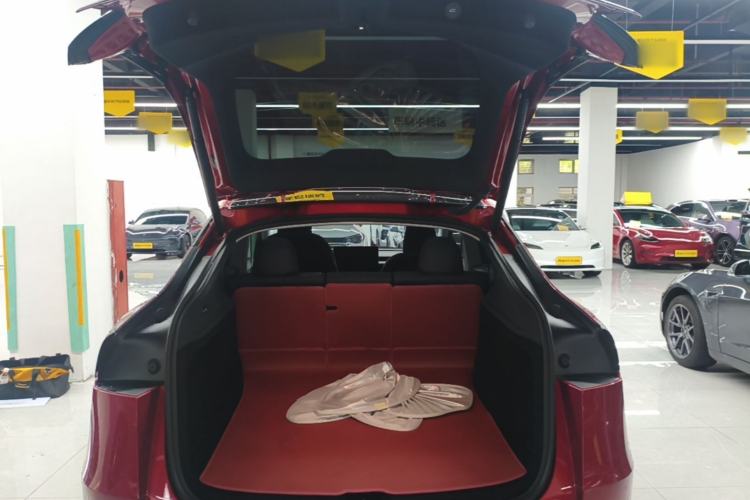Used Tesla Model Y 2025 Rear-Wheel-Drive Version Trunk