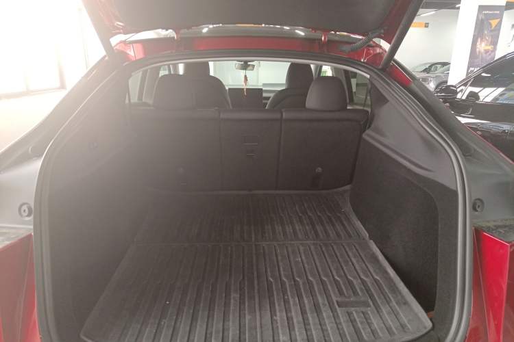Used Tesla Model Y 2025 Rear-Wheel-Drive Version Trunk