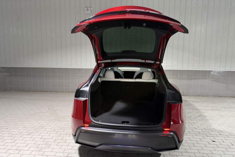 Used Tesla Model Y 2025 Rear-Wheel-Drive Version Trunk