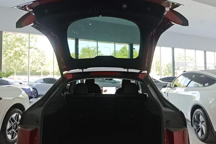Used Tesla Model Y 2025 Rear-Wheel-Drive Version Trunk