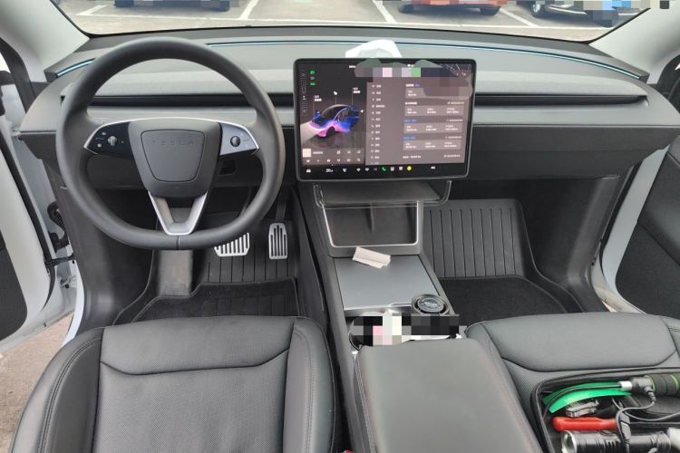 Used Tesla Model Y 2025 Rear-Wheel-Drive Version Center Console