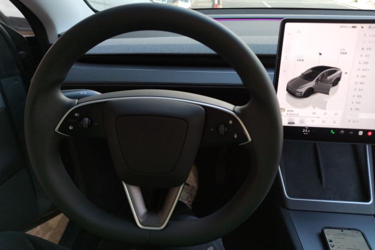 Used Tesla Model Y 2025 Rear-Wheel-Drive Version Center Console