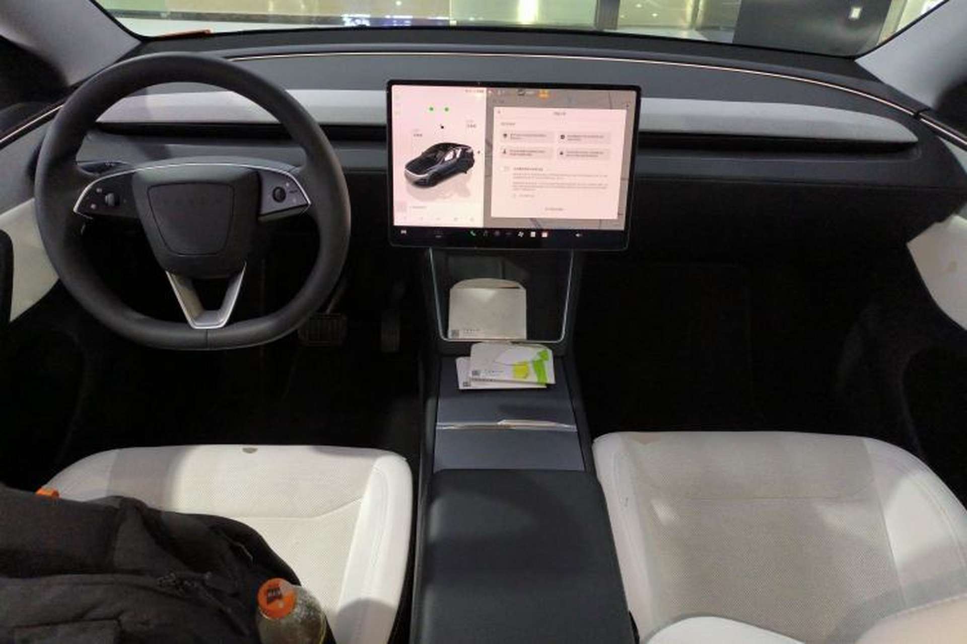 Used Tesla Model Y 2025 Rear-Wheel-Drive Version Center Console