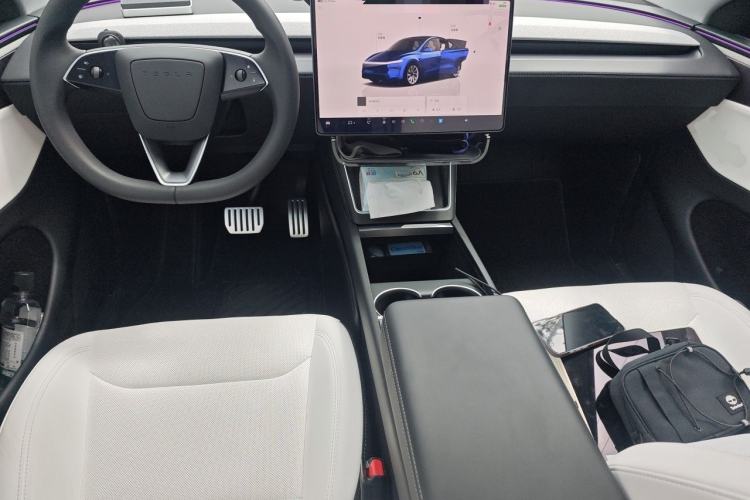 Used Tesla Model Y 2025 Long-Range All-Wheel Drive First Edition Center Console