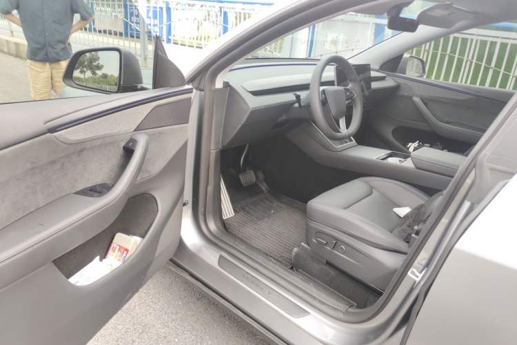 Used Tesla Model Y 2025 Updated Version Long-Range All-Wheel Drive Driver Seat