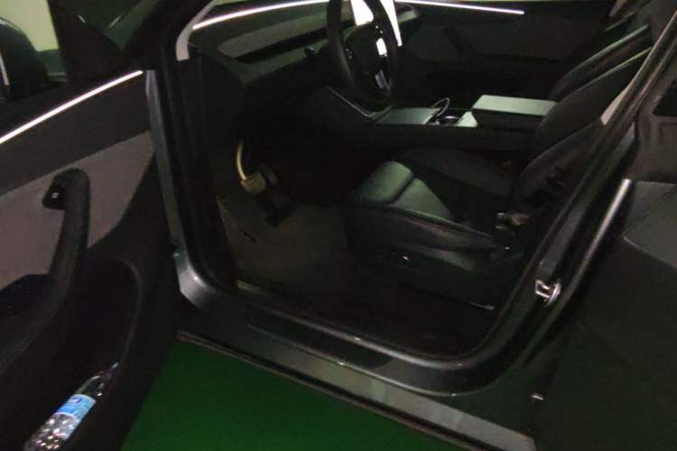 Used Tesla Model Y 2025 Rear-Wheel-Drive Version Driver Seat