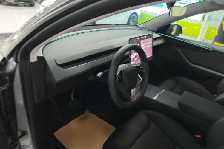 Used Tesla Model Y 2025 Rear-Wheel-Drive Version Driver Seat