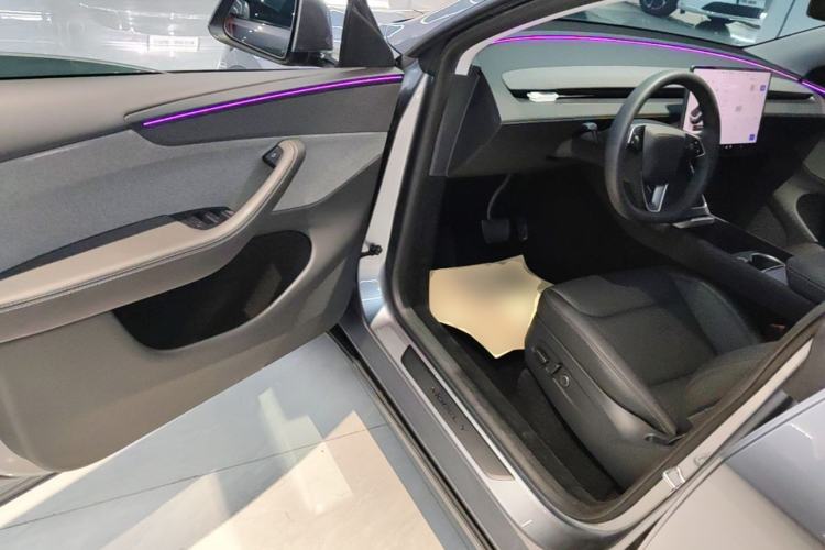 Used Tesla Model Y 2025 Rear-Wheel-Drive Version Driver Seat
